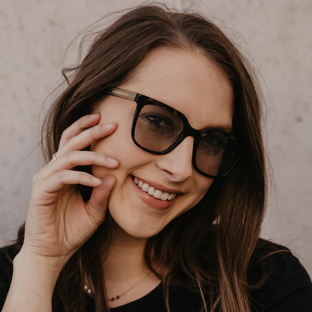 Delia sunglasses in Tortoise | Sunwear | TIJN display picture 1
