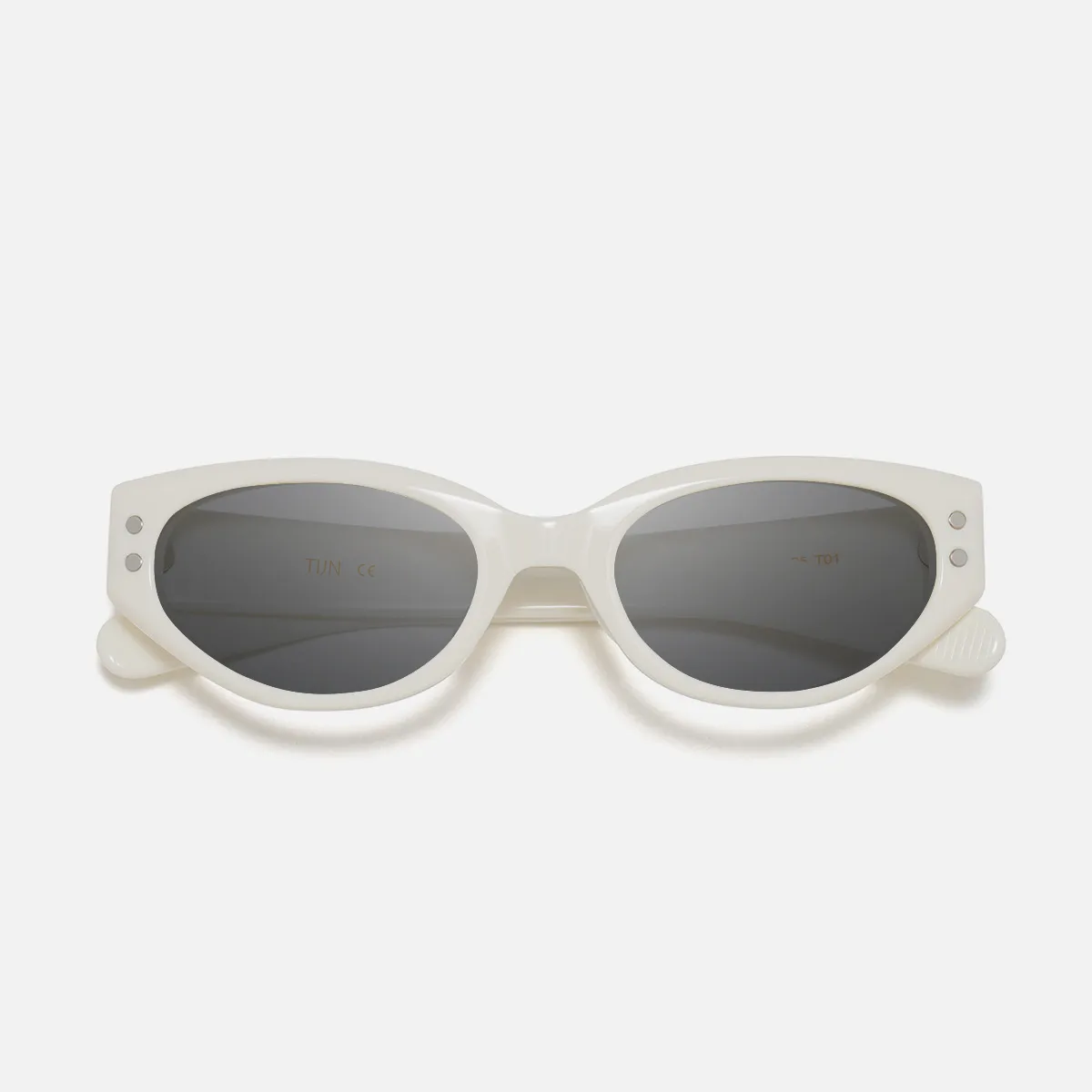 Teyla sunglasses in Cream with Shadow Grey | Sunwear | TIJN