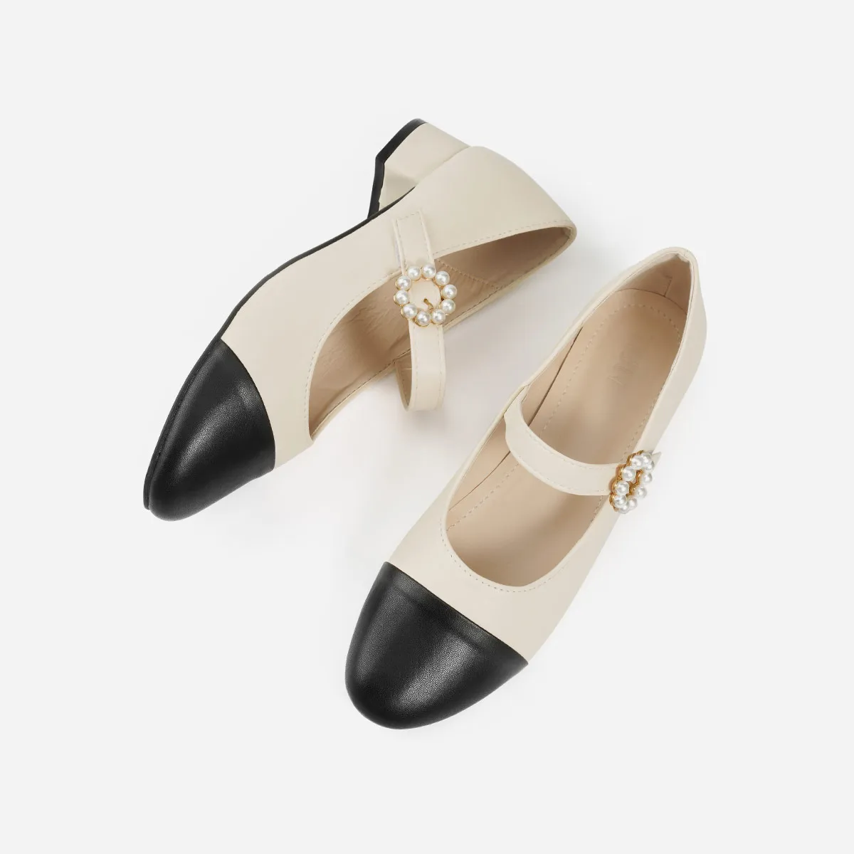 Arabella Women Mary Jane Shoes in Cream / Black, (Size 8), WalkOn